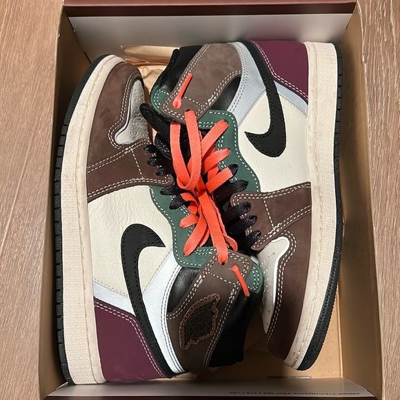 Air Jordan 1 High OG 'Hand Crafted - Picture 1 of 7